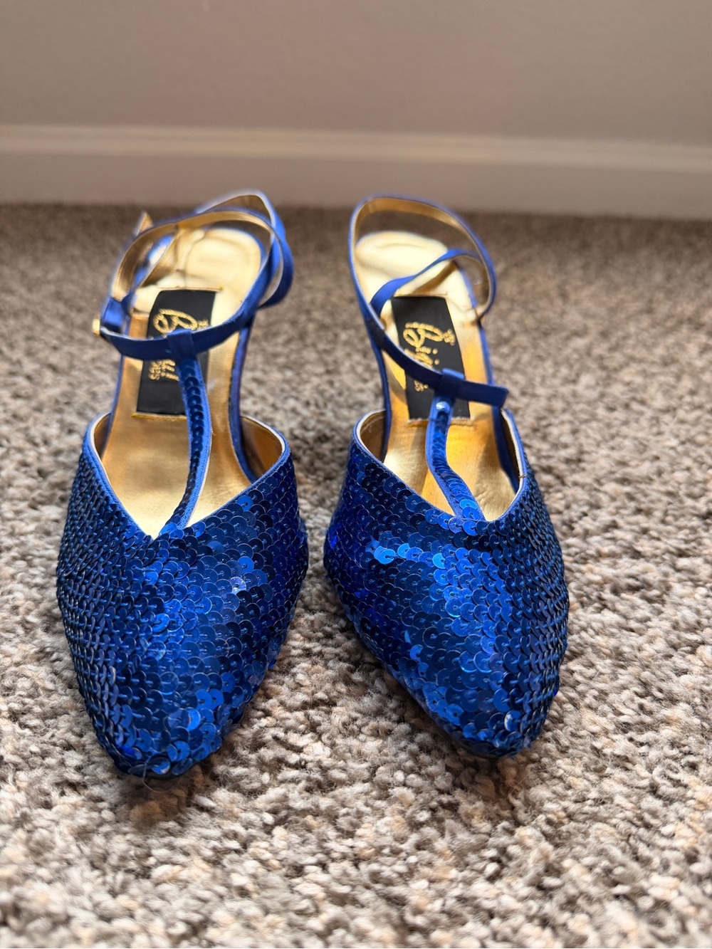 Sequin Pointed-Toe Slingback Heels in Vibrant Blue